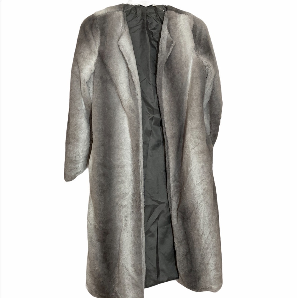 Gray Faux Fur Coat🔥Only 1 Med Left🔥 - Picture 2 of 3